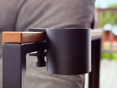 Can holder for chair armrest