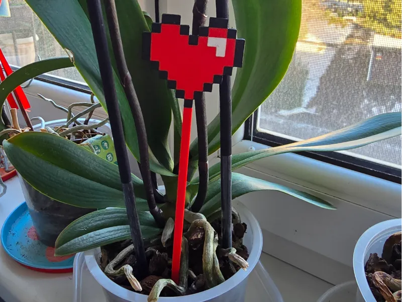 Pixel Heart Plant Pick