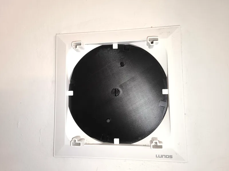 Sturmsicherung für Lunos Lüftungsanlage