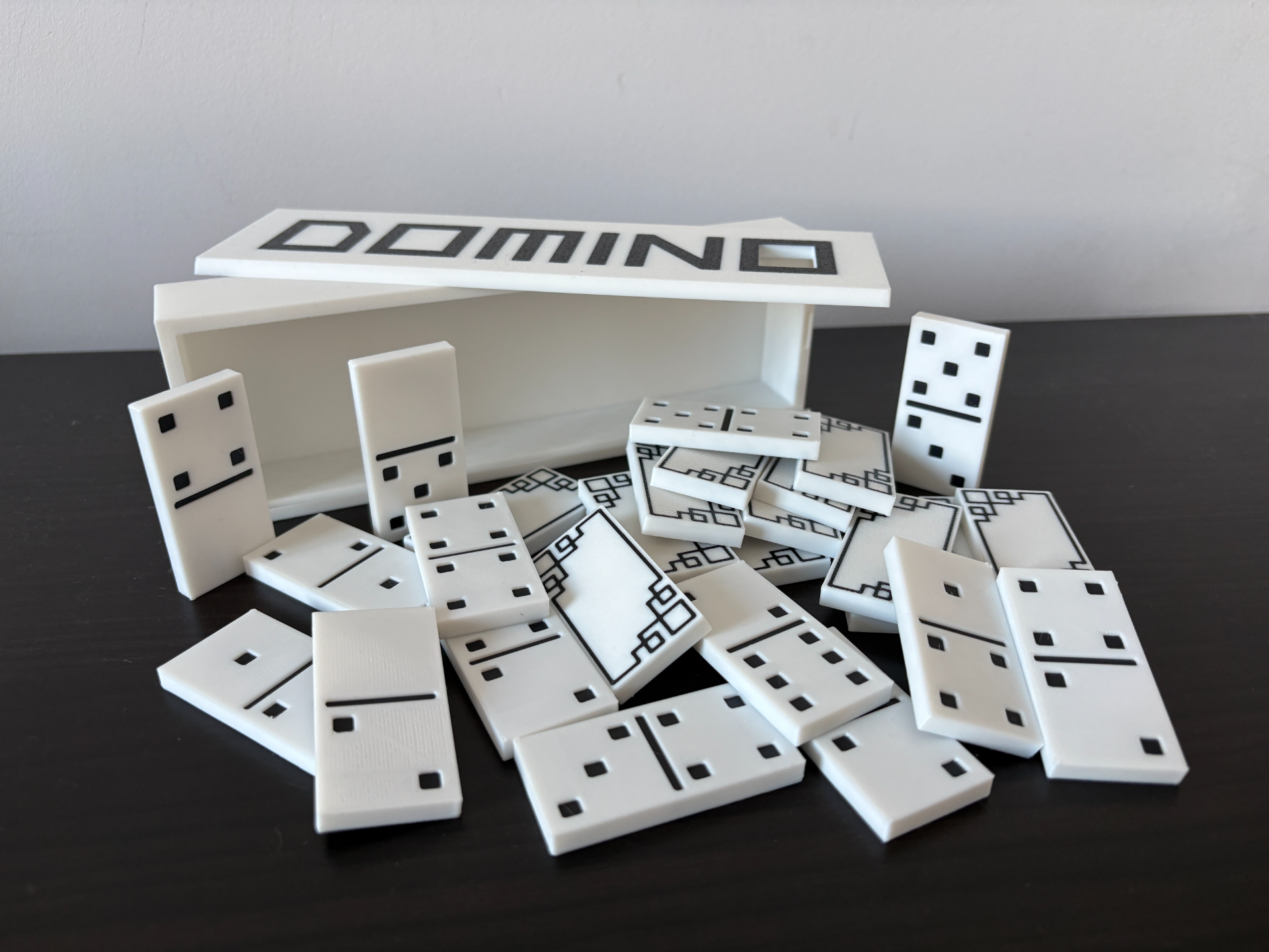 Domino set