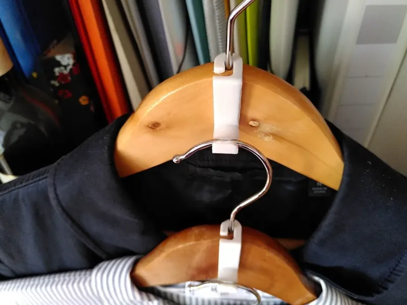 Coat hanger extender