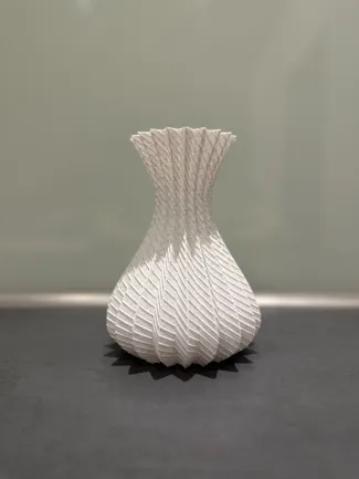 Strip wave vase