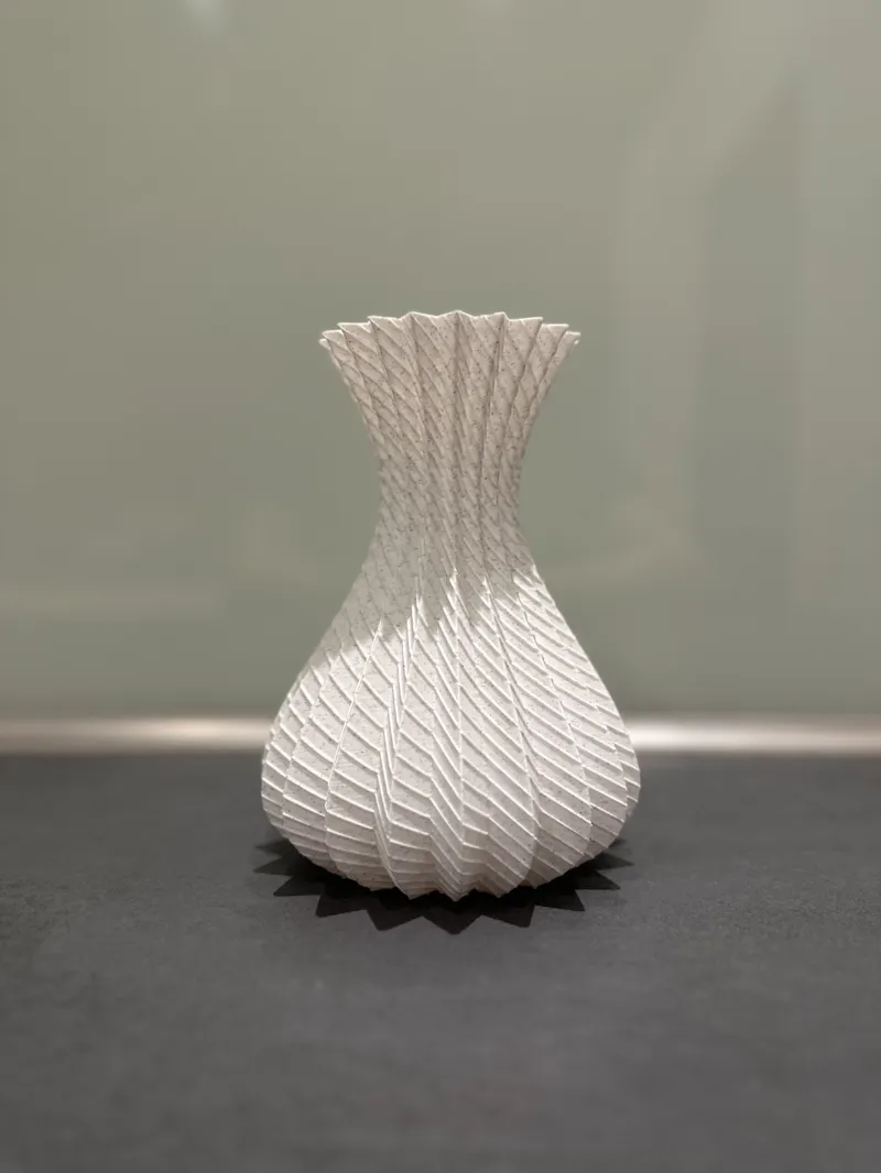 Strip wave vase