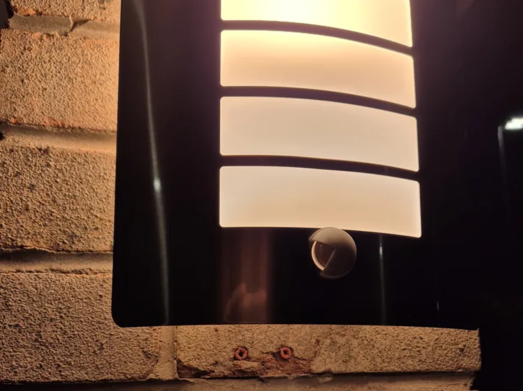 PIR Sensor Blinker