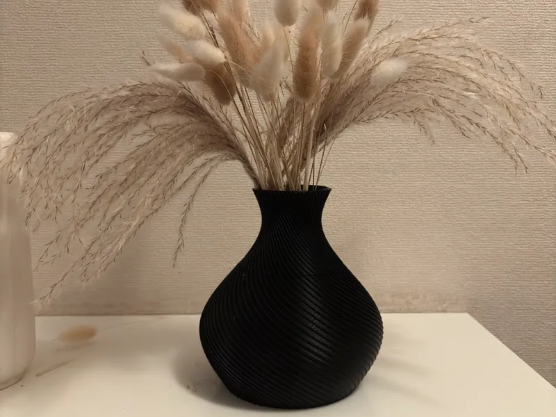 Geriffelte Blumenvase/ Vase