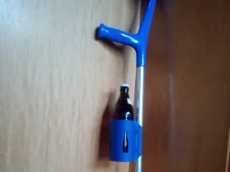 Getränkehalter für Gehhilfen/krücken