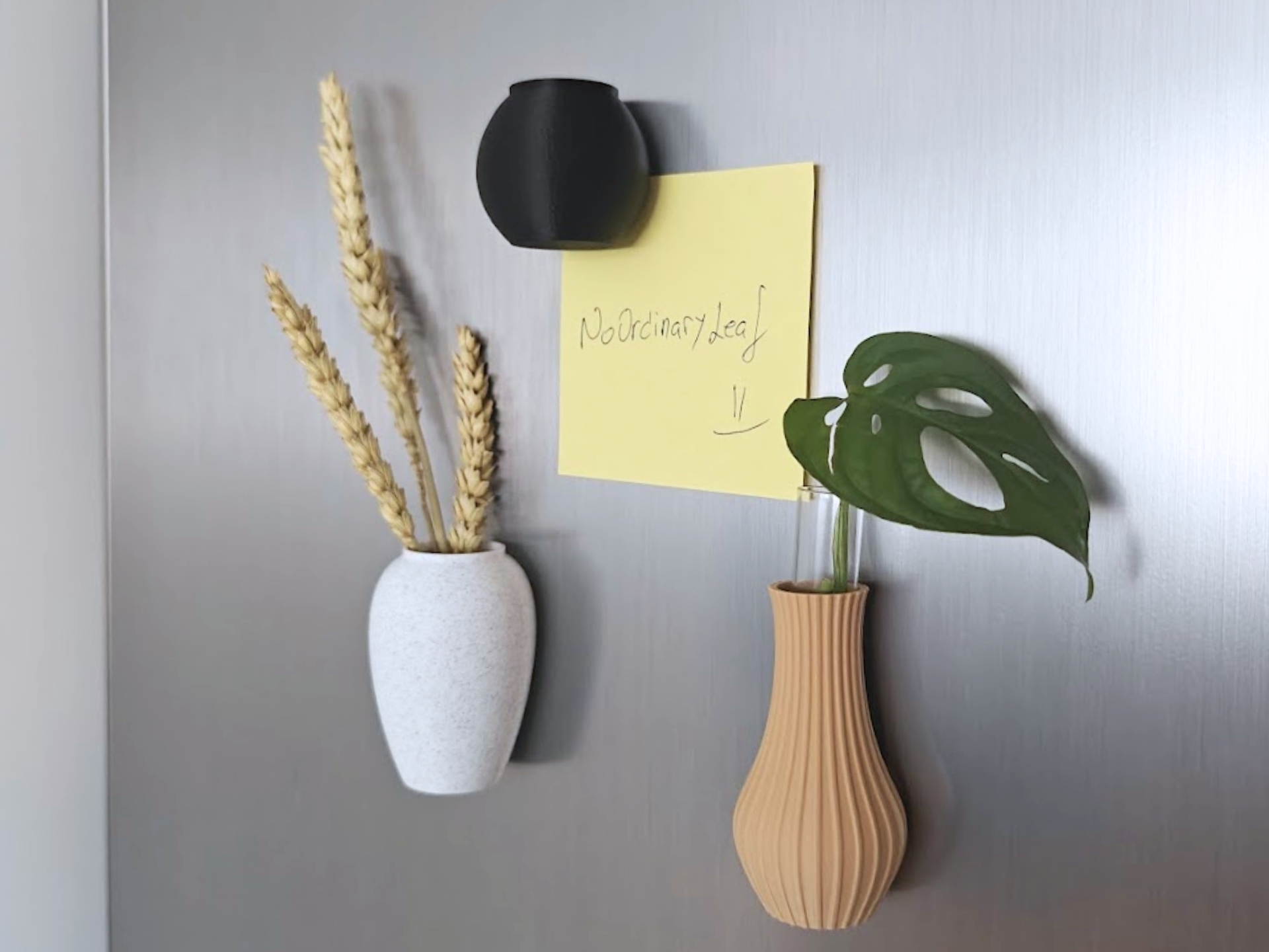 Magnetic Mini Vases