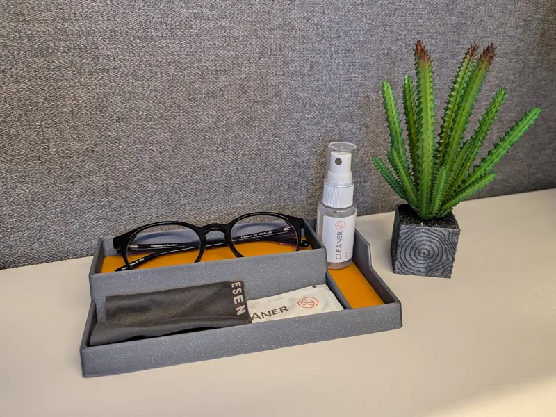 Glases holder