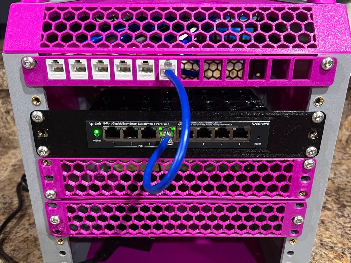 10 Rack Mount Switch TP Link SG108PE Switch 10
