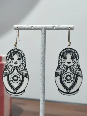 Pendientes: Aretes Matryoshka Noir Élégance — vista de referencia 4