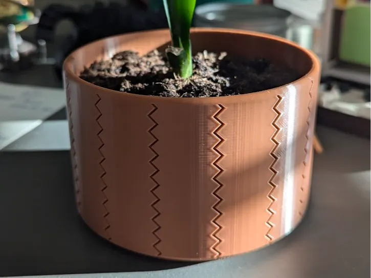 "Bolt" Planter