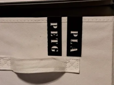 Fabric box label clip