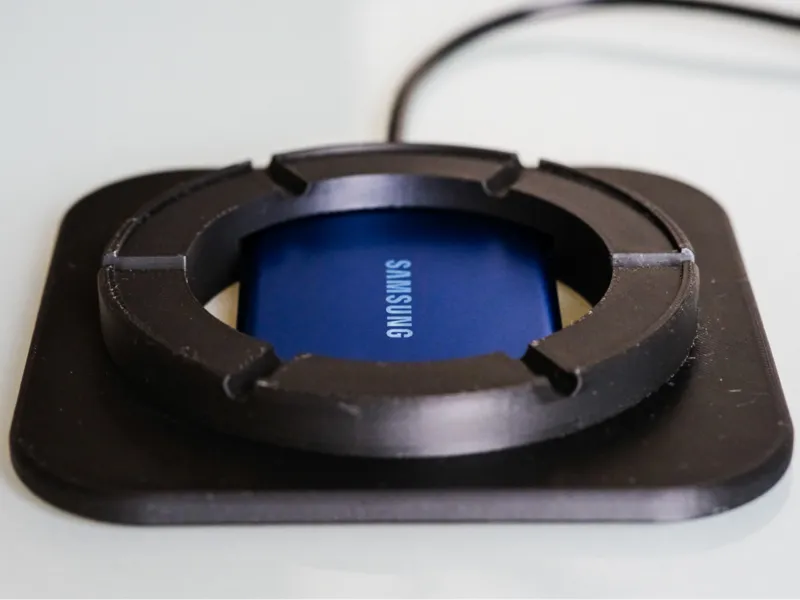 Mac mini M4 (2024) Base + Samsung SSD Cutout v2