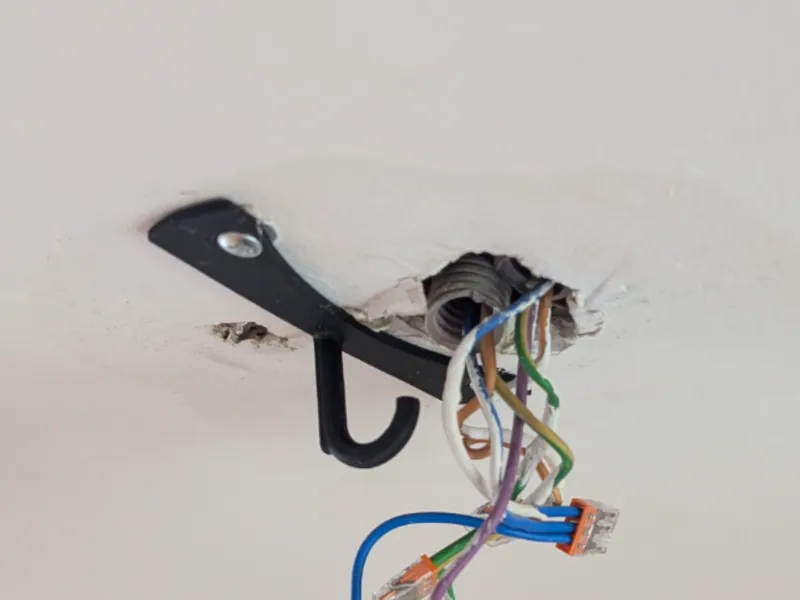Ceiling hook for lamp