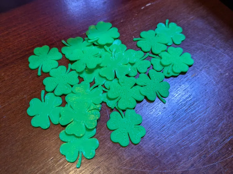 30 mini four leaf clovers