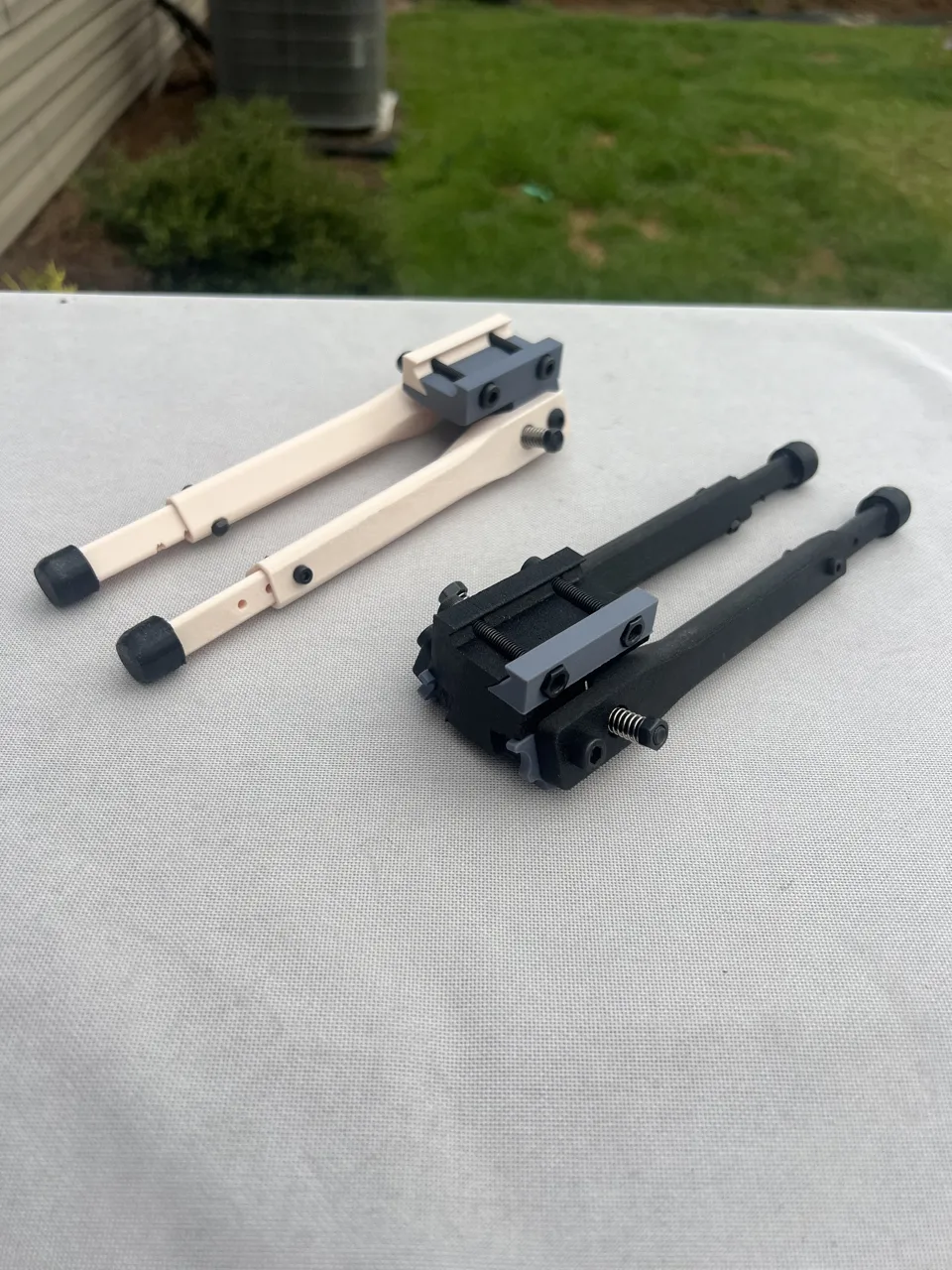 Adjustable Picatinny Bipod 1.0 view 2