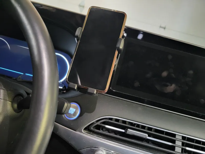 Hyundai Palisade phone mount