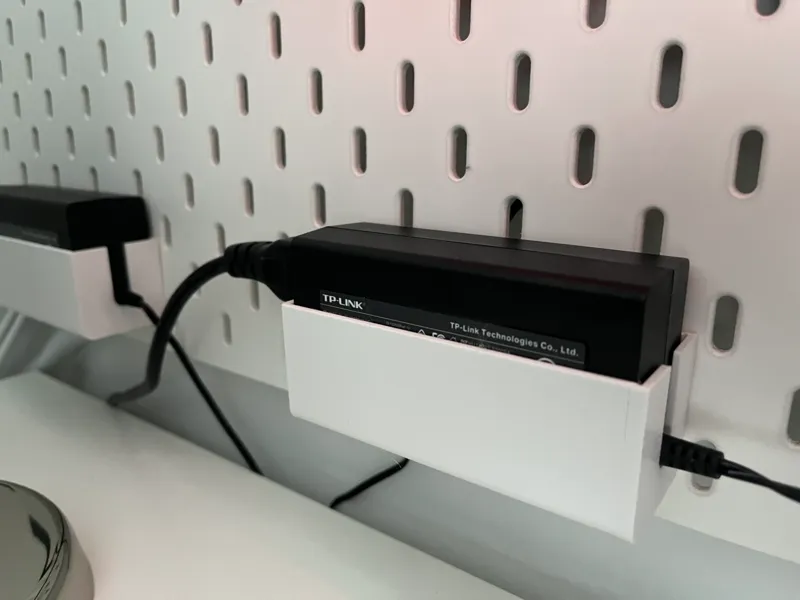 TP-Link POE Switch Power Brick Skådis Mount