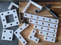 Alle Bauteile 2 mal, inkl. Werkzeug