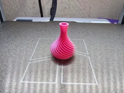 Cat's Whisker Spiral Vase