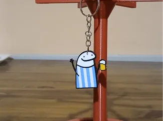 Llavero flork tomando cerveza argentina