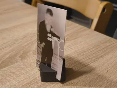 Simple Picture/Card Holder 