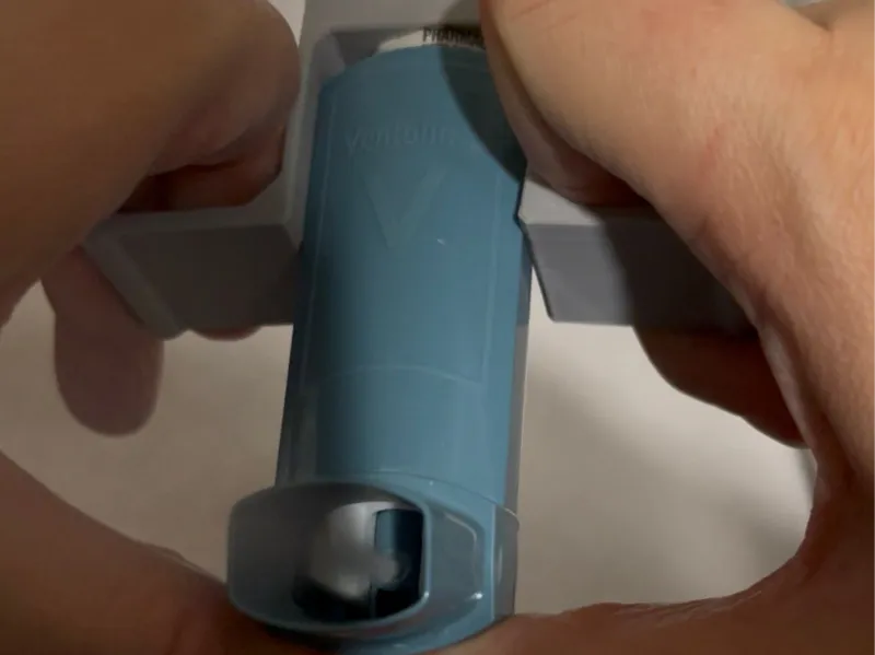 Ergonomic Easy-Press Asthma Inhaler Aid