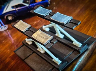 1:64 Scale Scissor Car Lift - Adjustable