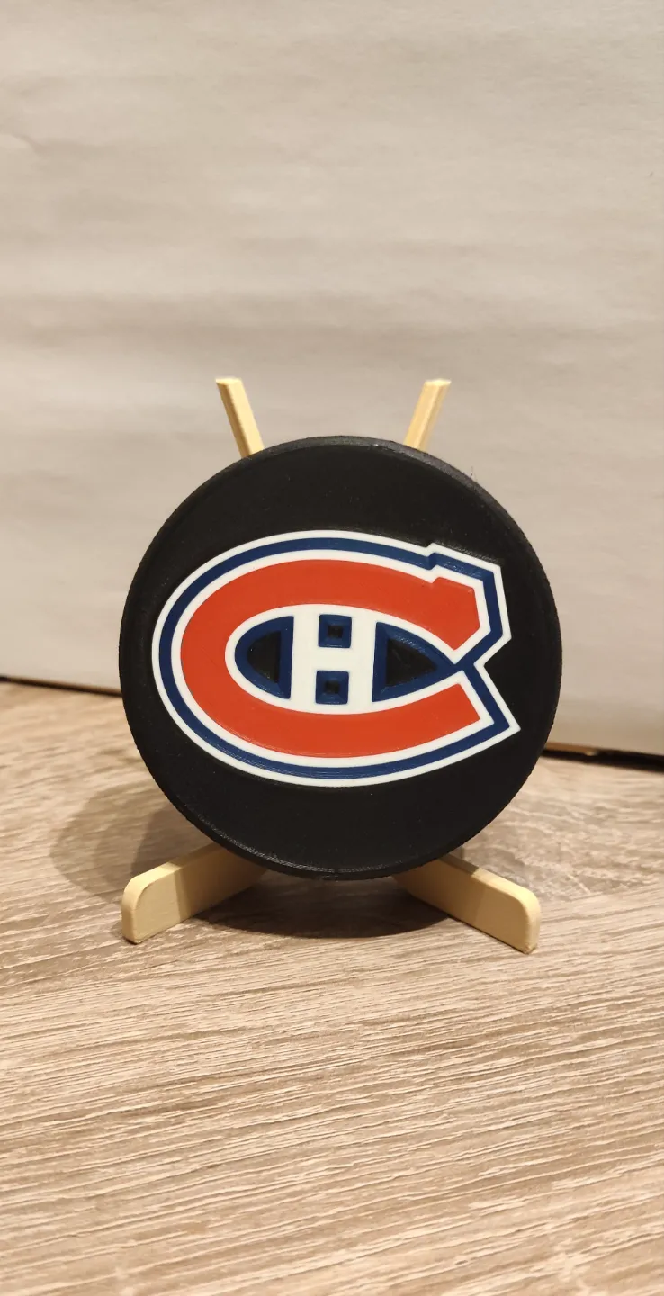 Montreal Canadians puck NHL