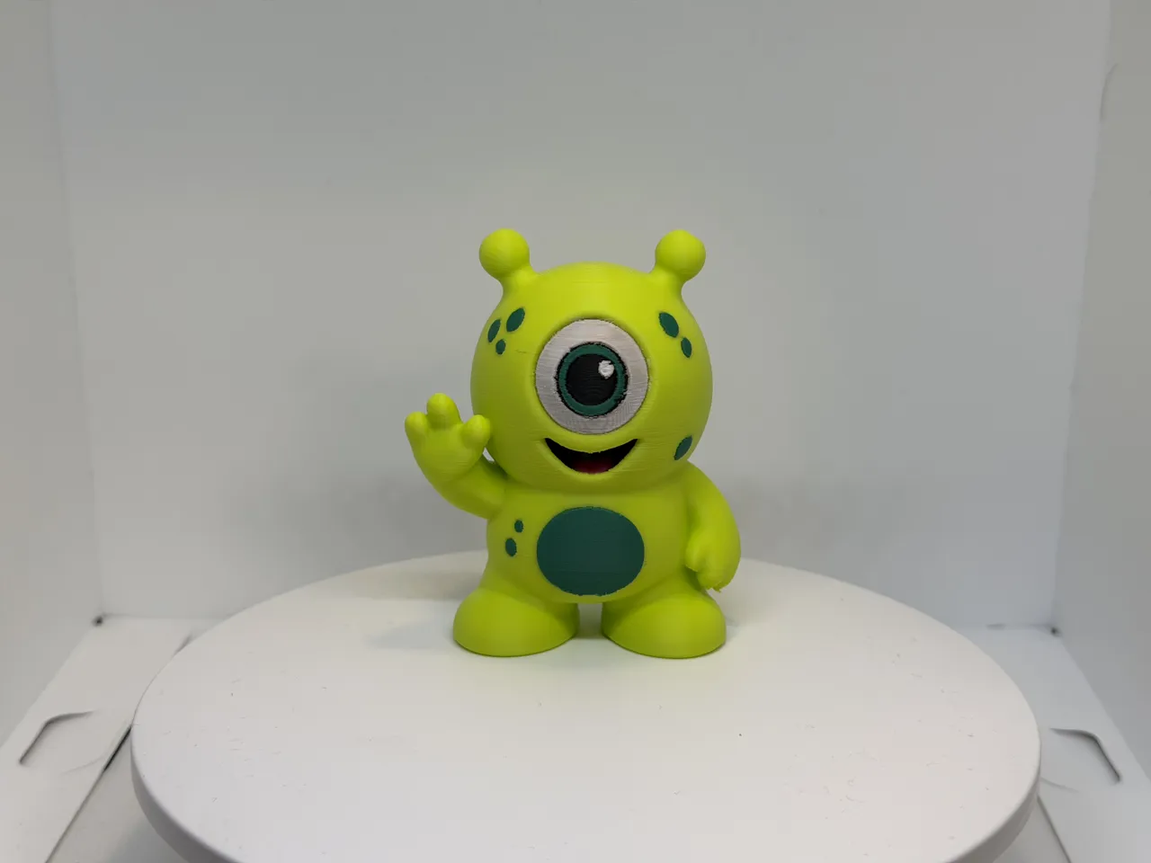 Alien Waving view 2