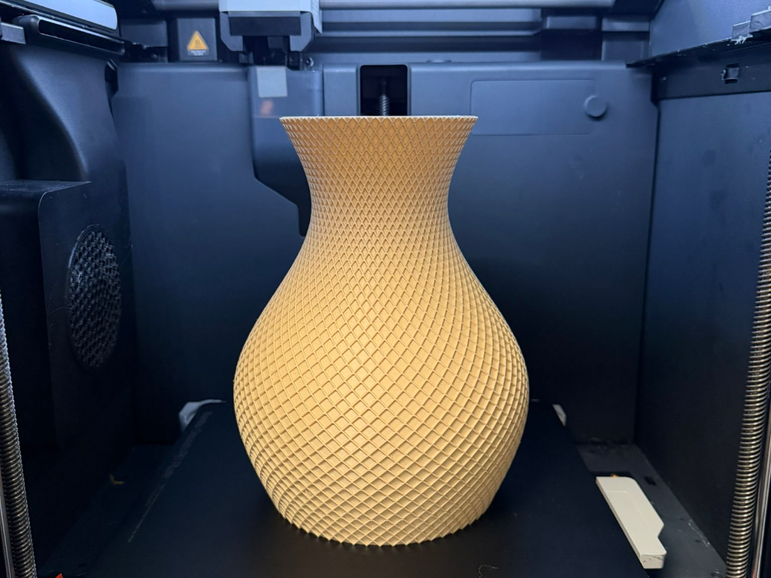 Vase Ella Modern Pattern Design