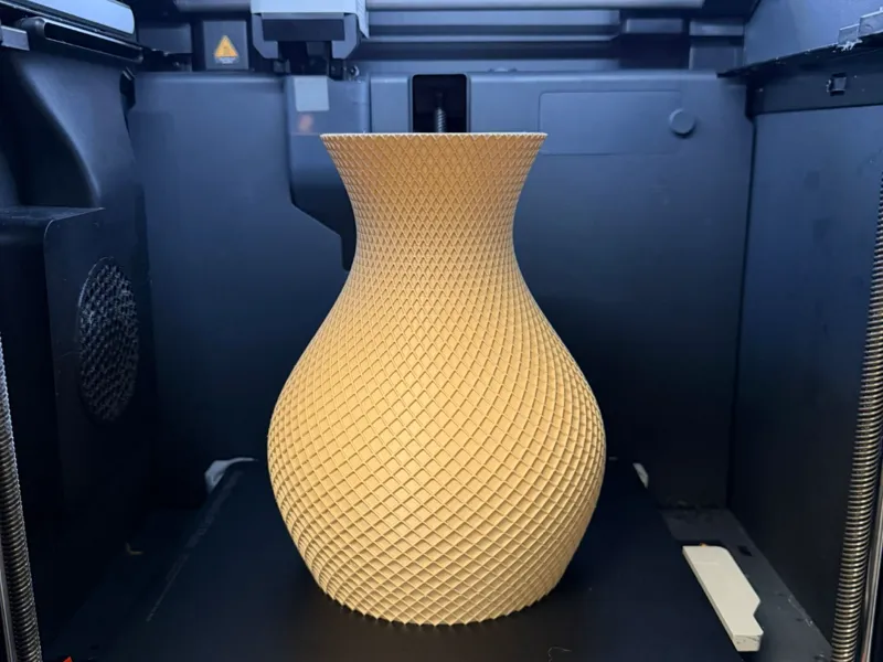 Vase Ella Modern Pattern Design