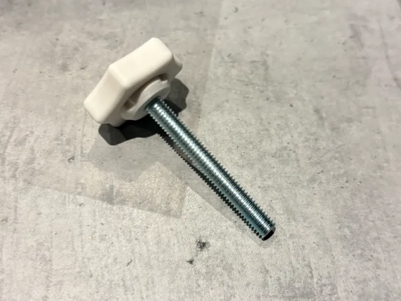 Knob for hex bolts in different metric sizes