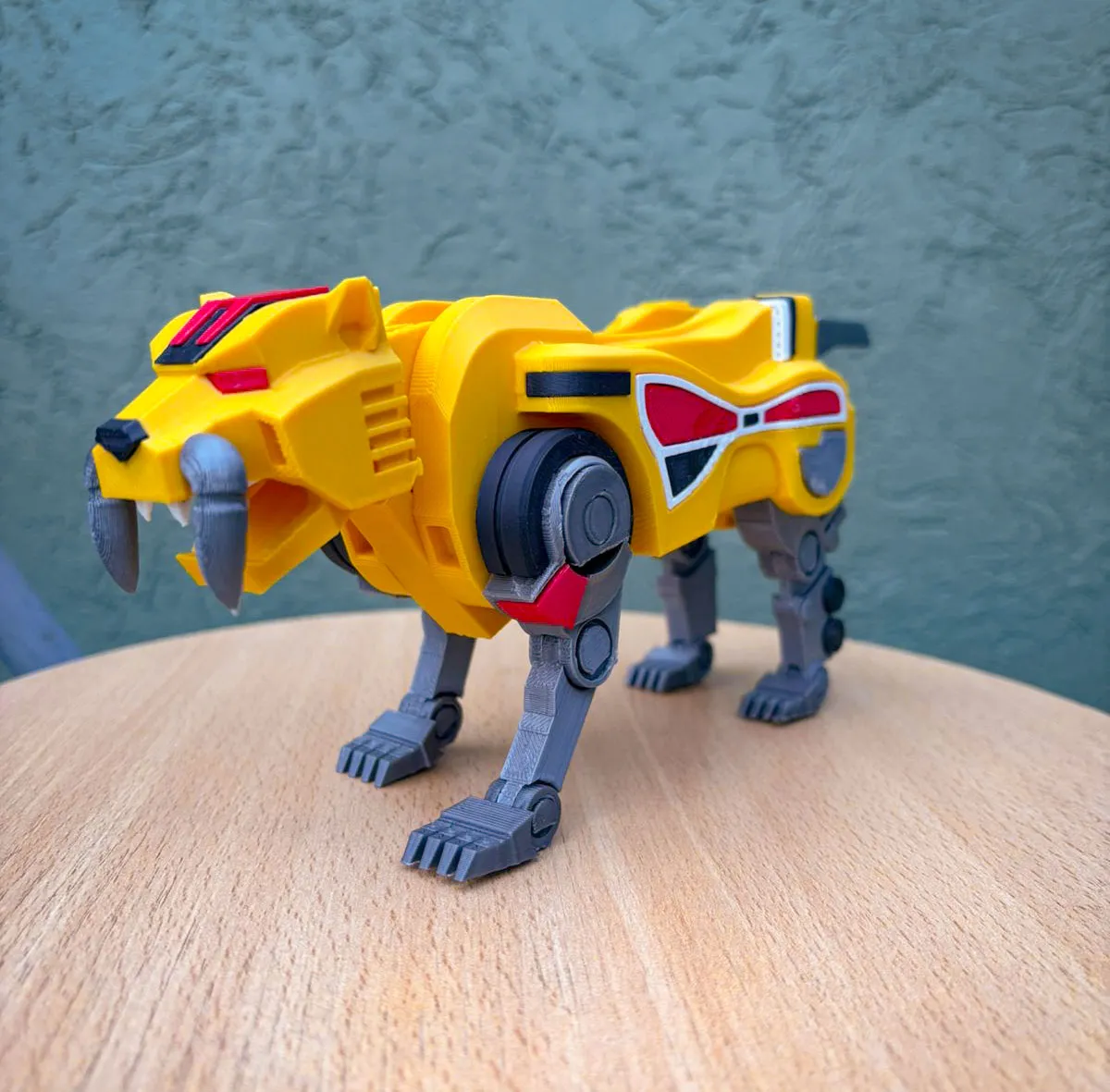 Sabertooth Tiger Dinozord V.2 view 2