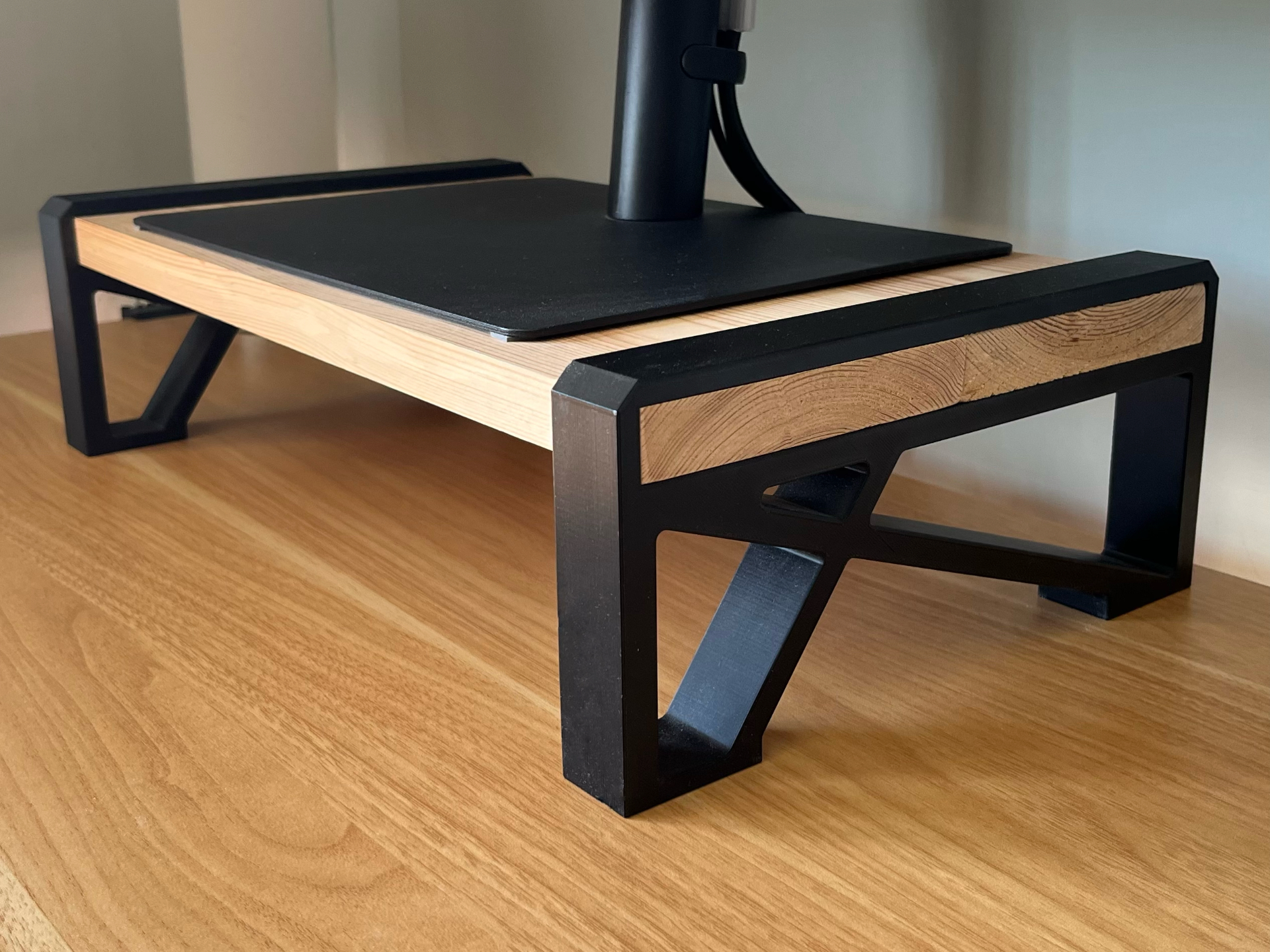 Parametric Desk Shelf / Monitor riser (customise)