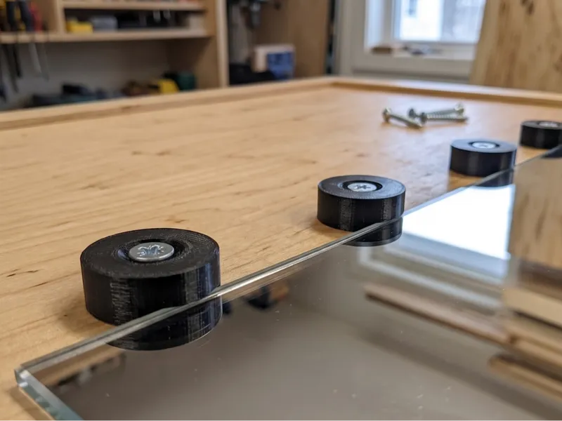 Mirror and glass mount clip