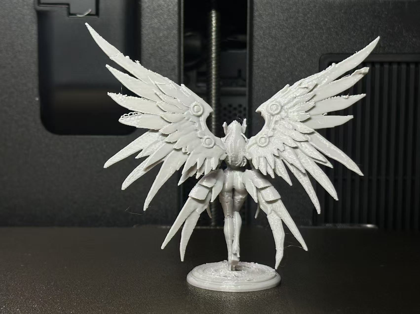 Miniatura 1 do modelo 3D 机甲天使降临 倒置打印