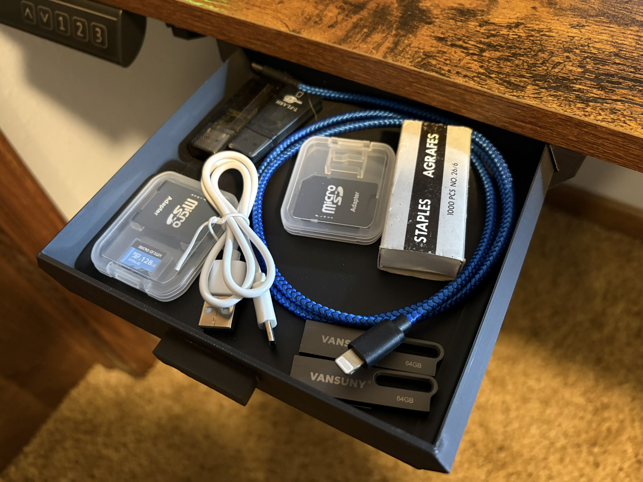 Miniatura 2 do modelo 3D Under desk drawer