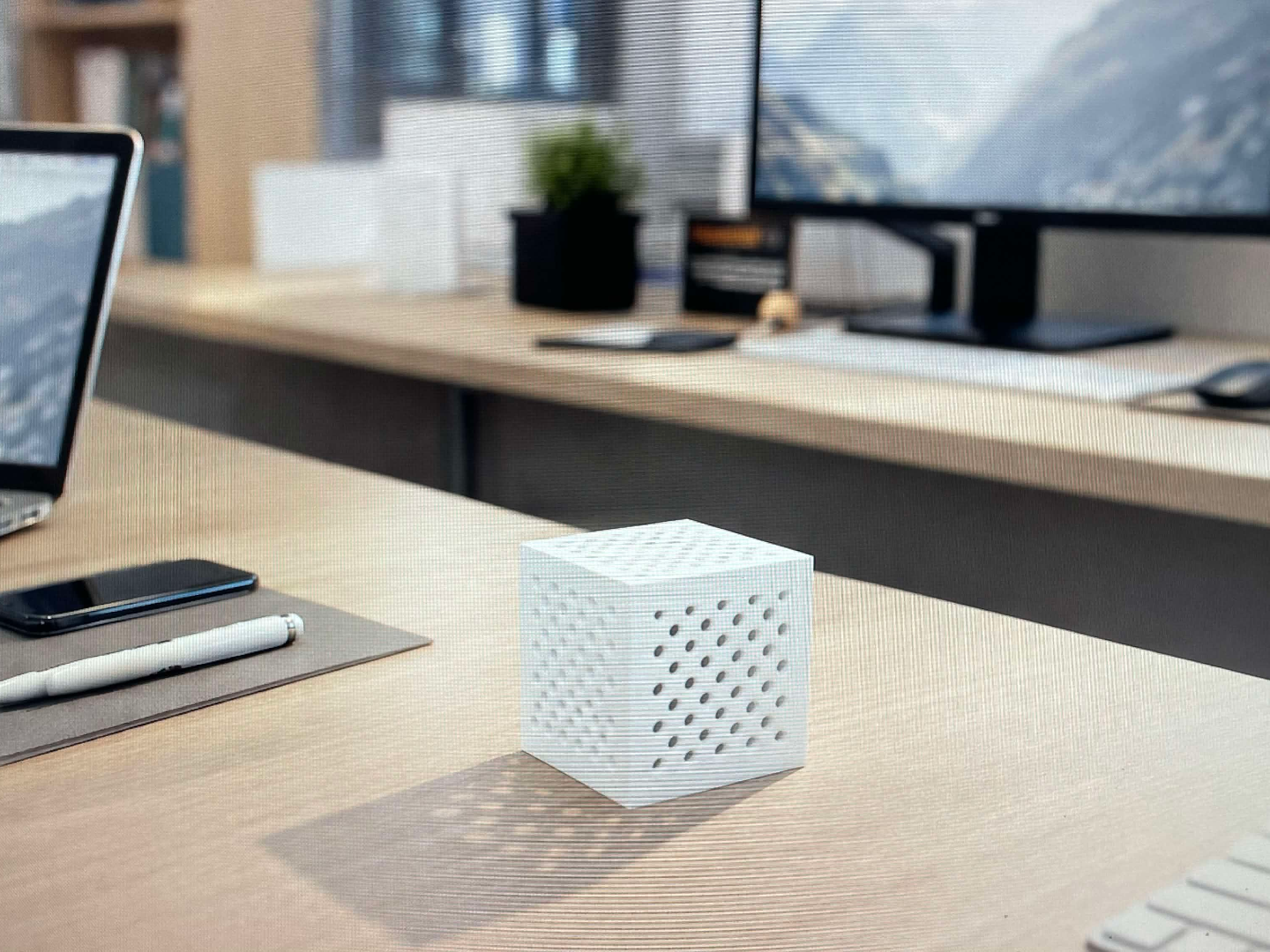 Ergonomic Cube Desk Ornament