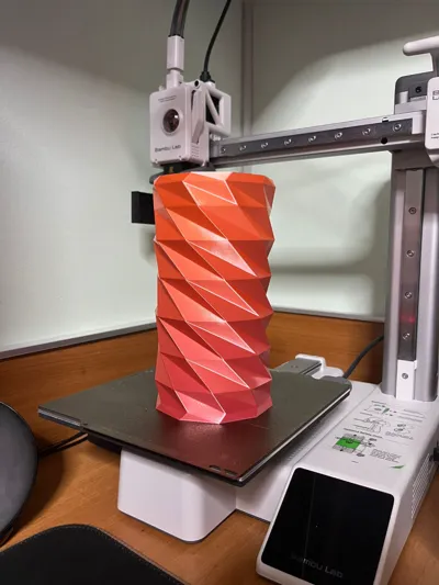Low poly vase