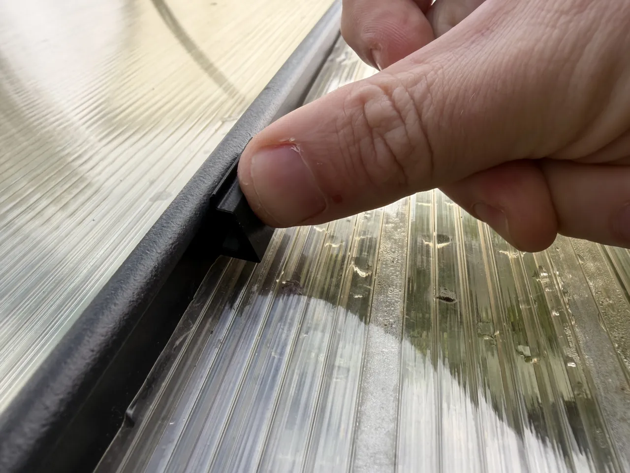 GlazClip - Greenhouse Panel Clip view 4