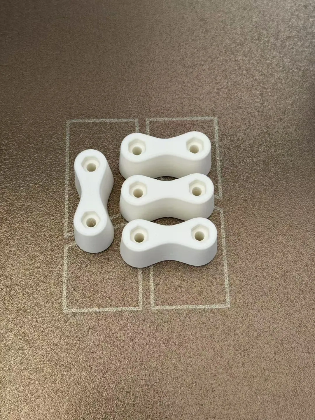 Miniatura 2 do modelo 3D 洞洞板挂墙方案（无痕钉）