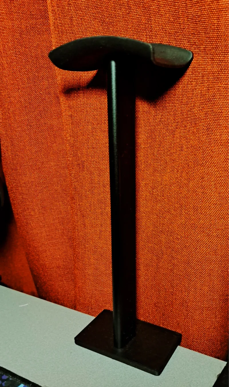 Headphone stand with clamp
