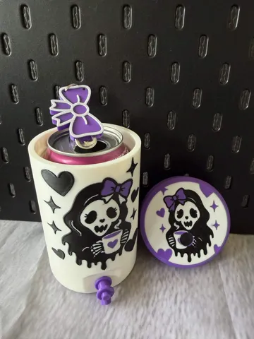 Letrero o emblema decorativo: Horror Girlie Can Cooler – 12oz / 330ml / 355ml — vista de referencia 3