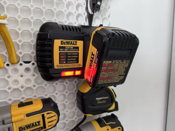 Support Multiboard pour chargeur Dewalt DCB1108