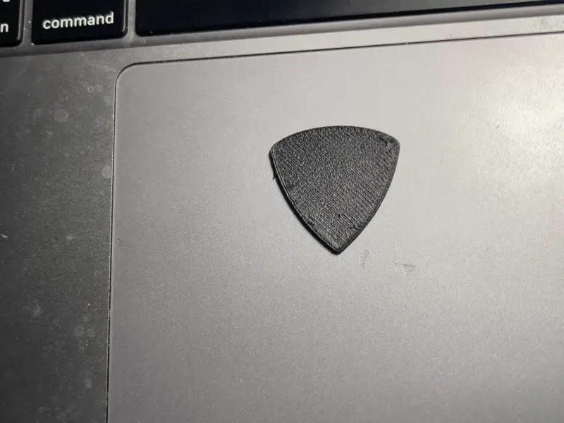 Triangular Guitar Pick (Thin Nylon)