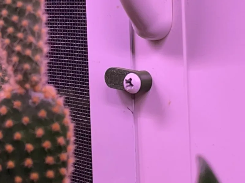 Window Screen Tab