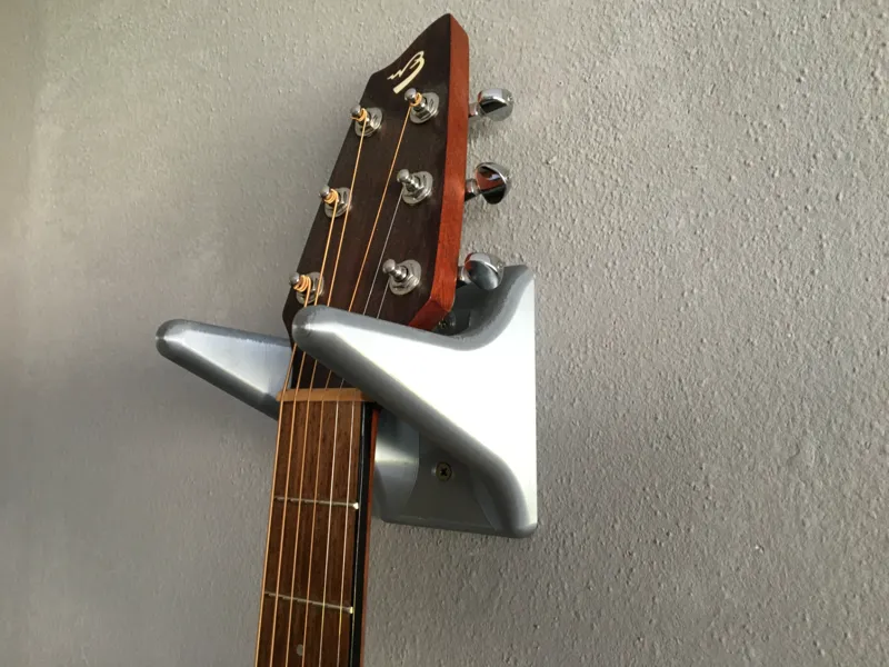 Guitar holder