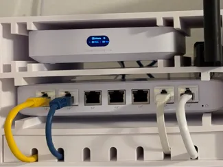 Mini Rack: Unify UCG Max + USW Ultra