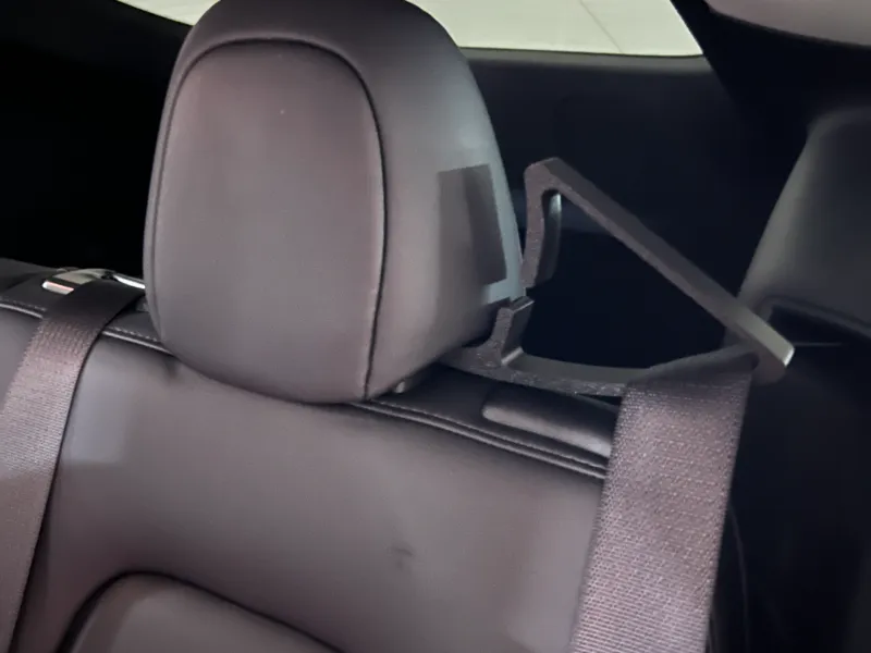 Tesla model 3/y rear seat belt guide